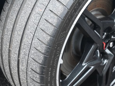 Used 2021 Chevrolet Corvette Stingray Premium Conv w/ Z51 Performance Package image 16