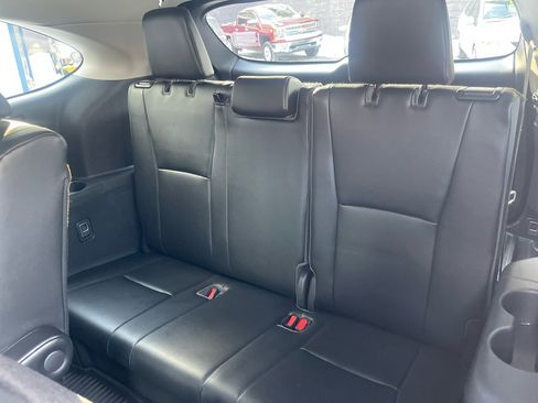 Used 2020 Toyota Highlander XLE image 27