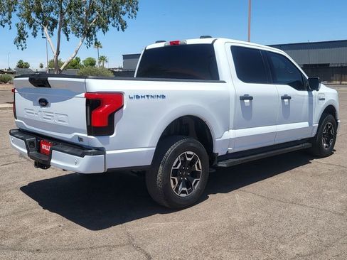 Used 2022 Ford F150 Lightning XLT AWD/4WD image 9
