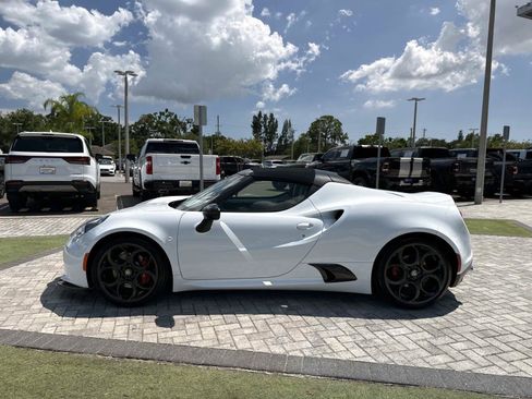 Used 2016 Alfa Romeo 4C Spider RWD image 3