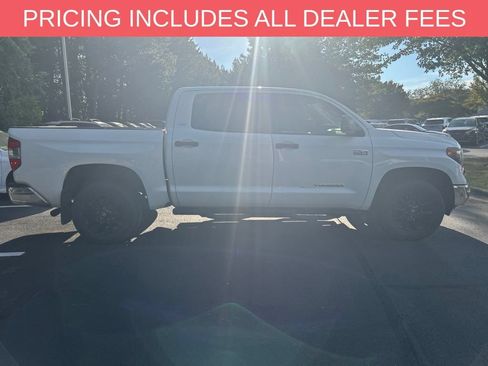 Used 2020 Toyota Tundra SR5 w/ SR5 Leather Package RWD image 9