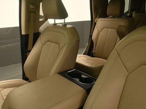 Certified 2024 Ford Expedition Limited AWD/4WD image 17