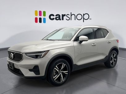 Used 2025 Volvo XC40 B5 Core
