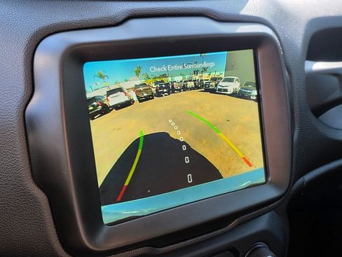 Used 2023 Jeep Renegade Latitude image 30