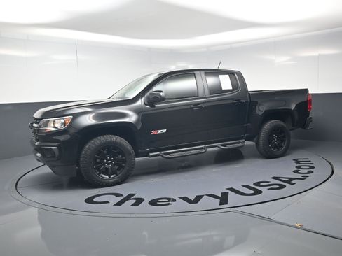 Used 2022 Chevrolet Colorado Z71 w/ Z71 Midnight Edition AWD/4WD image 6