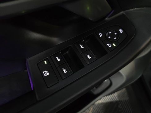 Used 2025 BMW 530i xDrive w/ Premium Package image 30