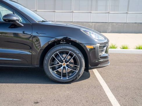 New 2026 Porsche Macan AWD/4WD image 9