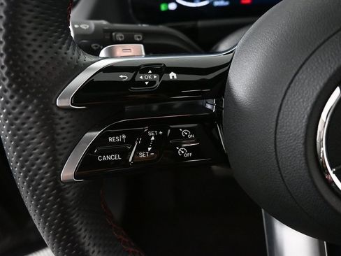 Certified 2025 Mercedes-Benz GLA 250 image 10