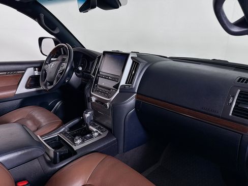 Certified 2021 Toyota Land Cruiser image 30