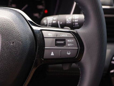 Used 2025 Honda Pilot EX-L image 14