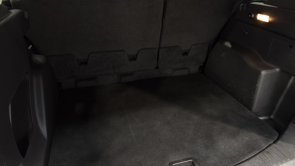 Used 2019 Ford Escape SE w/ SE Sport Appearance Package AWD/4WD image 8