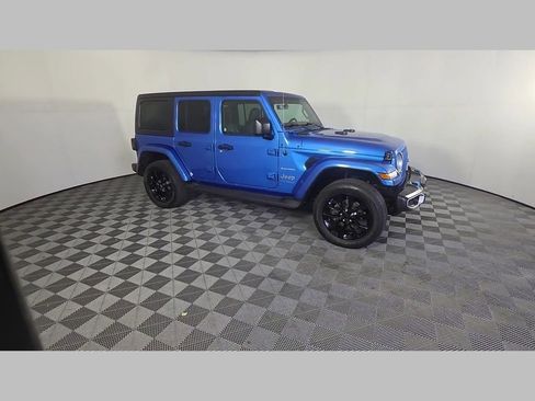 Used 2022 Jeep Wrangler Unlimited Sahara image 33