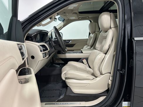 Used 2020 Lincoln Navigator L Reserve w/ Luxury Package AWD/4WD image 4