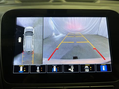 Used 2023 Chevrolet Equinox LT AWD/4WD image 19