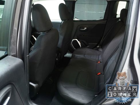 Used 2019 Jeep Renegade Latitude AWD/4WD image 14
