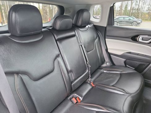 Used 2022 Jeep Compass Limited image 20