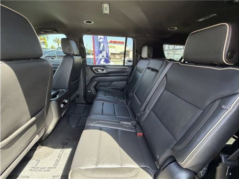 Used 2021 GMC Yukon XL SLT AWD/4WD image 22