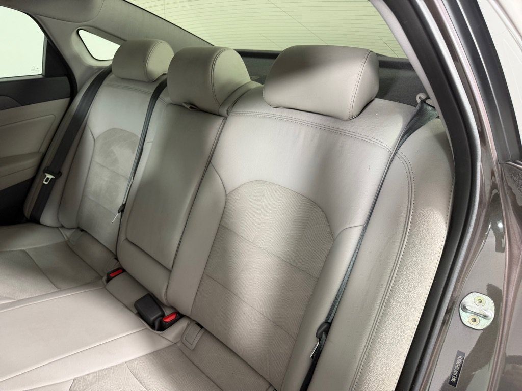 Used 2016 Hyundai Sonata Sport w/ Option Group 1V FWD image 21