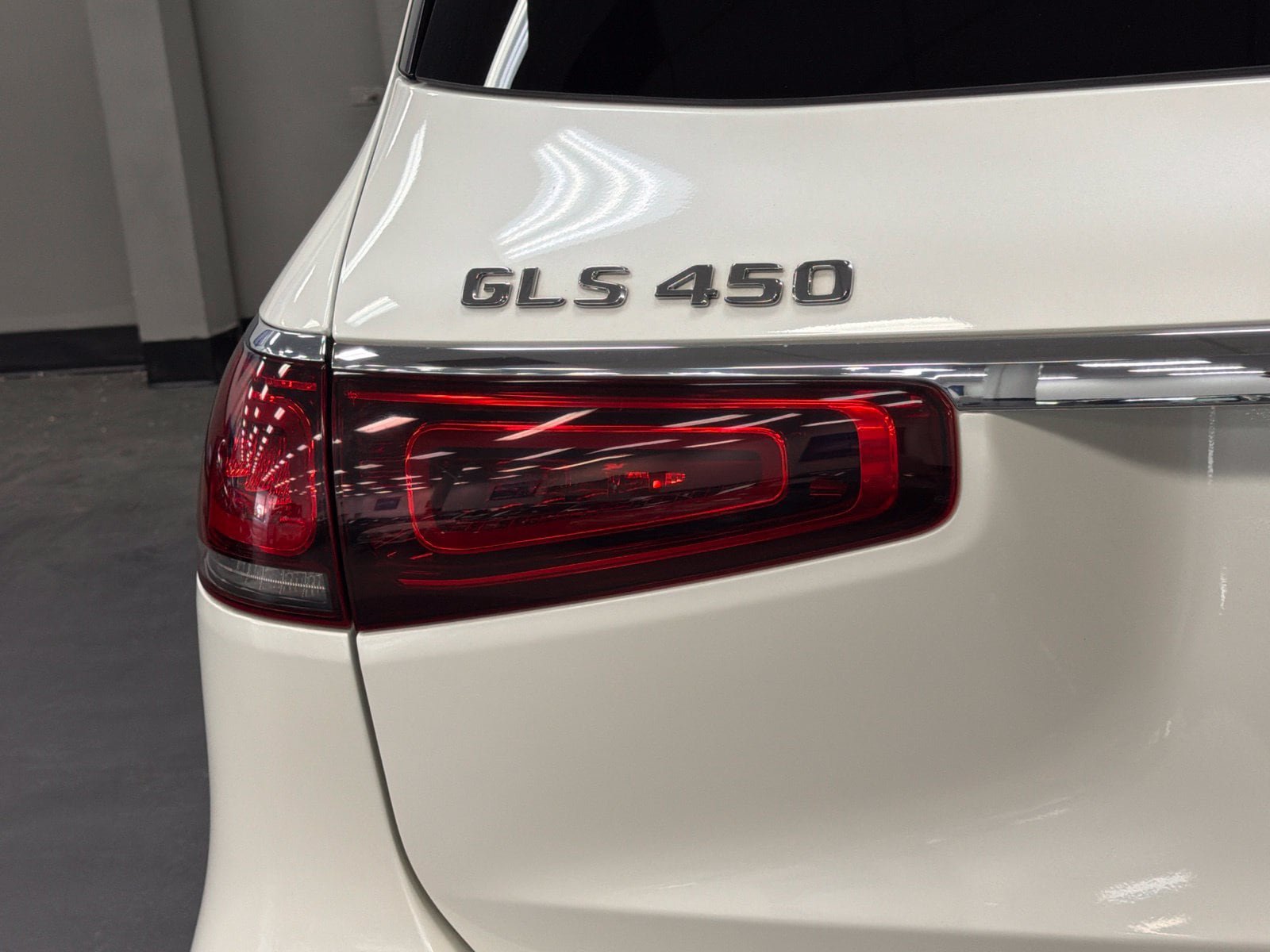 Used 2021 Mercedes-Benz GLS 450 4MATIC image 14