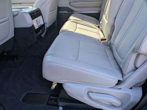 Used 2024 Jeep Grand Wagoneer Series I w/ Flexible Seating Group image 27