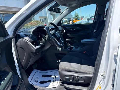 Used 2022 GMC Terrain SLE FWD image 11