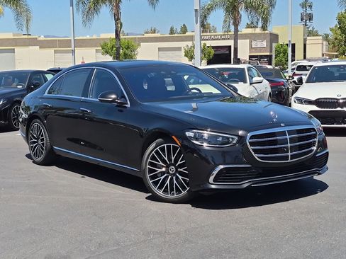 Used 2022 Mercedes-Benz S 580 4MATIC Sedan image 2