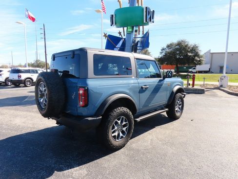 Used 2022 Ford Bronco Badlands image 11