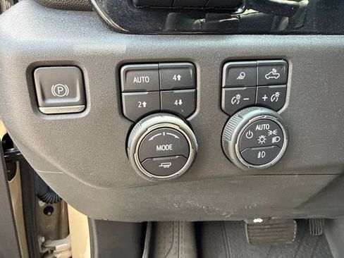 Used 2022 Chevrolet Silverado 1500 ZR2 w/ Technology Package AWD/4WD image 12