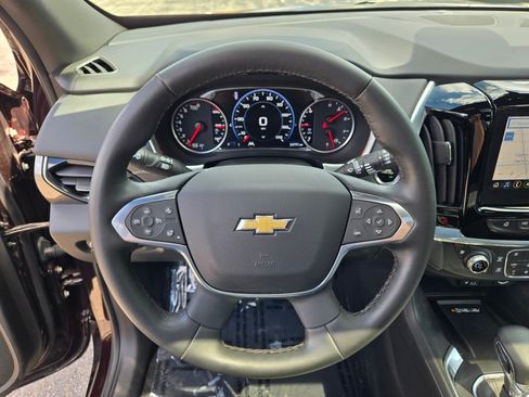 Used 2023 Chevrolet Traverse Premier FWD image 37