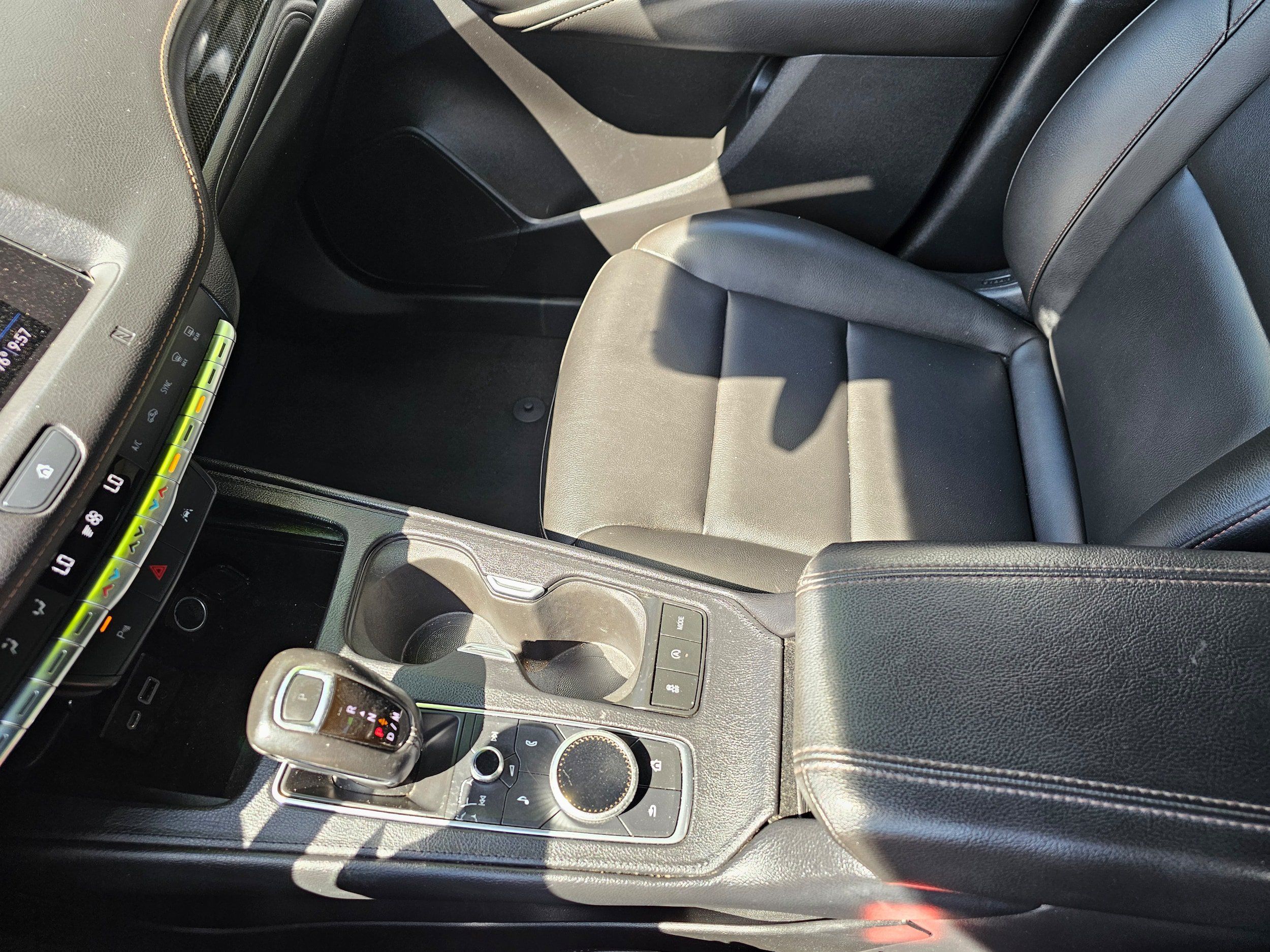 Used 2019 Cadillac XT4 Sport w/ Driver Awareness Package FWD image 15