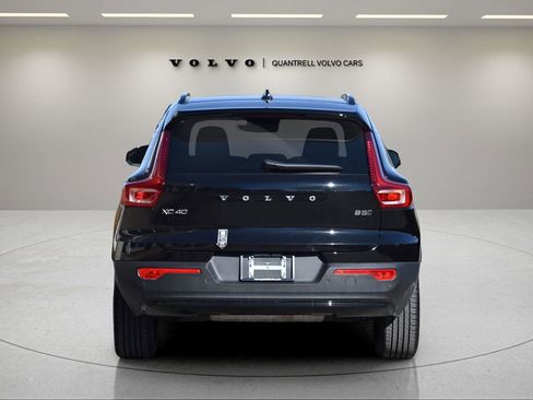 Certified 2025 Volvo XC40 B5 Plus w/ Protection Package Premier image 5