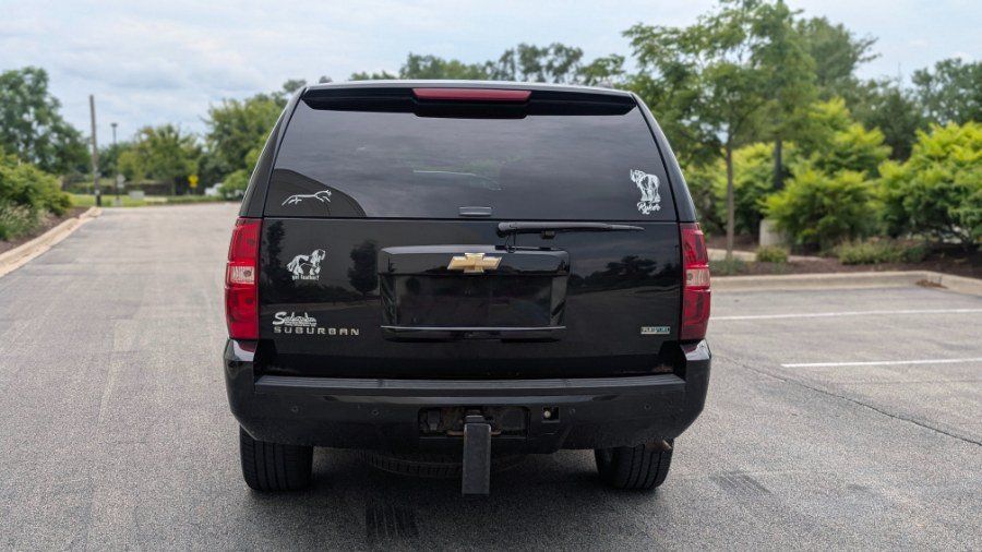 Used 2010 Chevrolet Suburban LT w/ Luxury Package AWD/4WD image 5