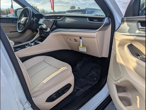 New 2025 Jeep Grand Cherokee L Limited w/ Luxury Tech Group II image 23