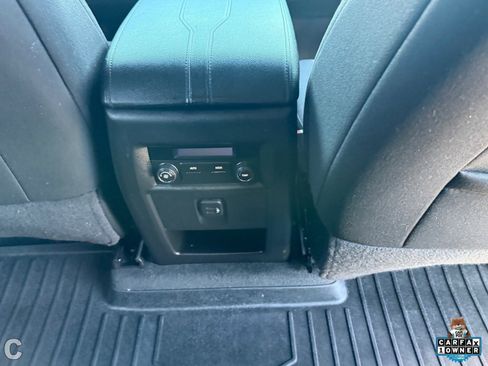 Used 2023 Chevrolet Traverse LT image 13