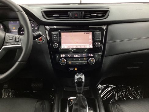 Used 2018 Nissan Rogue SL w/ Premium Package AWD/4WD image 33