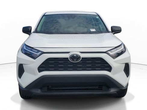 Used 2025 Toyota RAV4 LE AWD/4WD image 2