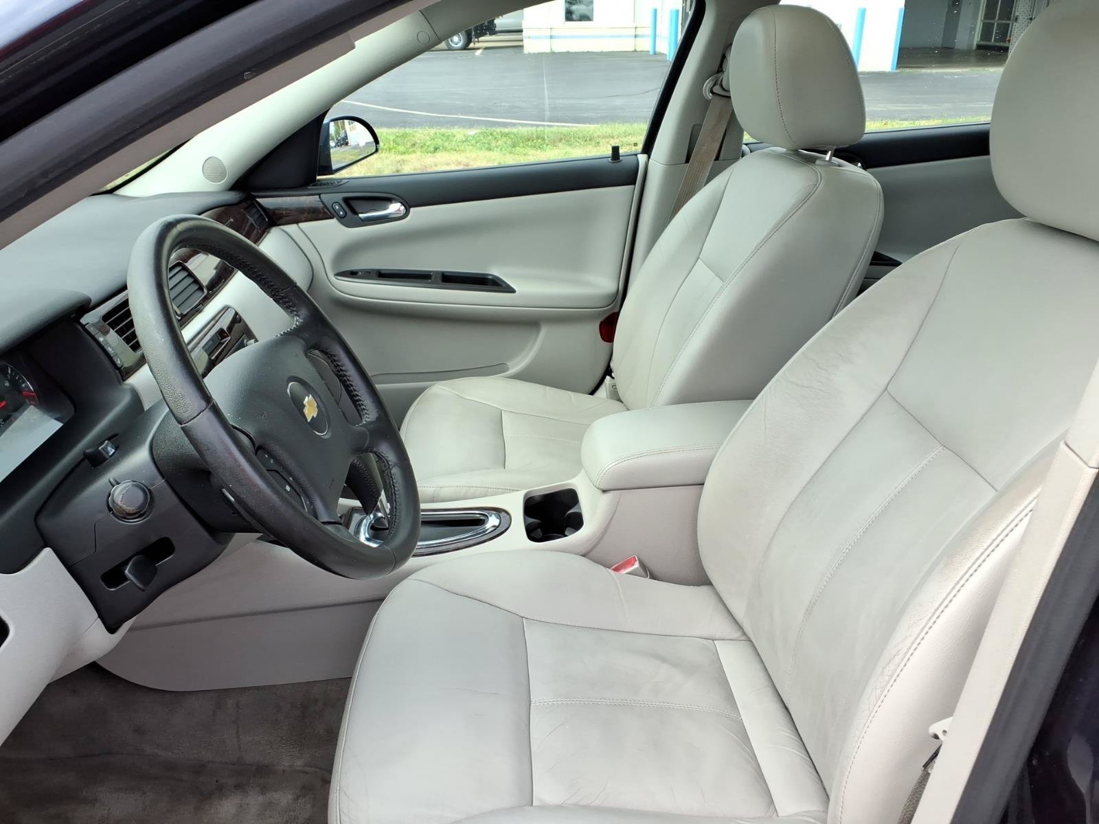 Used 2012 Chevrolet Impala LTZ FWD image 23