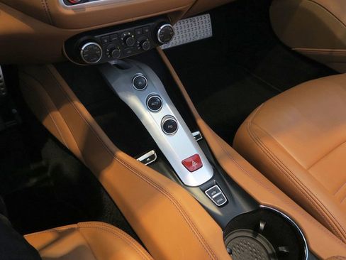 Used 2016 Ferrari California T RWD image 20