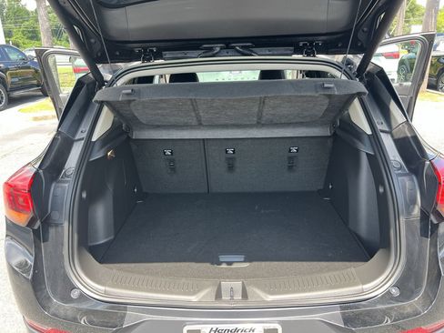 Used 2023 Buick Encore GX Essence w/ Experience Buick Package FWD image 33