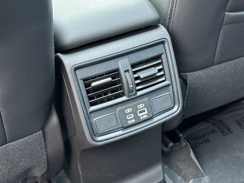 Used 2026 Subaru Forester Premium AWD/4WD image 14