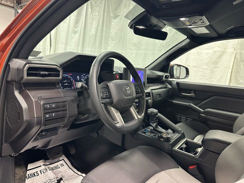 Used 2025 Toyota Tacoma TRD Off-Road image 14
