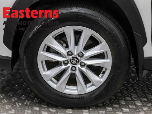Used 2023 Toyota Corolla Cross LE image 31