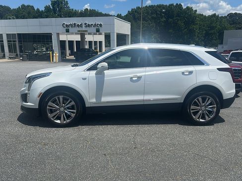 Used 2024 Cadillac XT5 Premium Luxury image 3