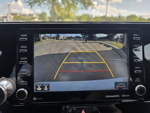 Used 2022 Toyota Venza XLE AWD/4WD image 19