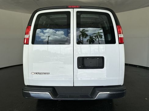 Used 2022 Chevrolet Express 2500 w/ Driver Convenience Package image 10