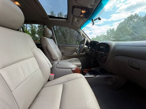 Used 2007 Toyota Sequoia SR5 RWD image 22
