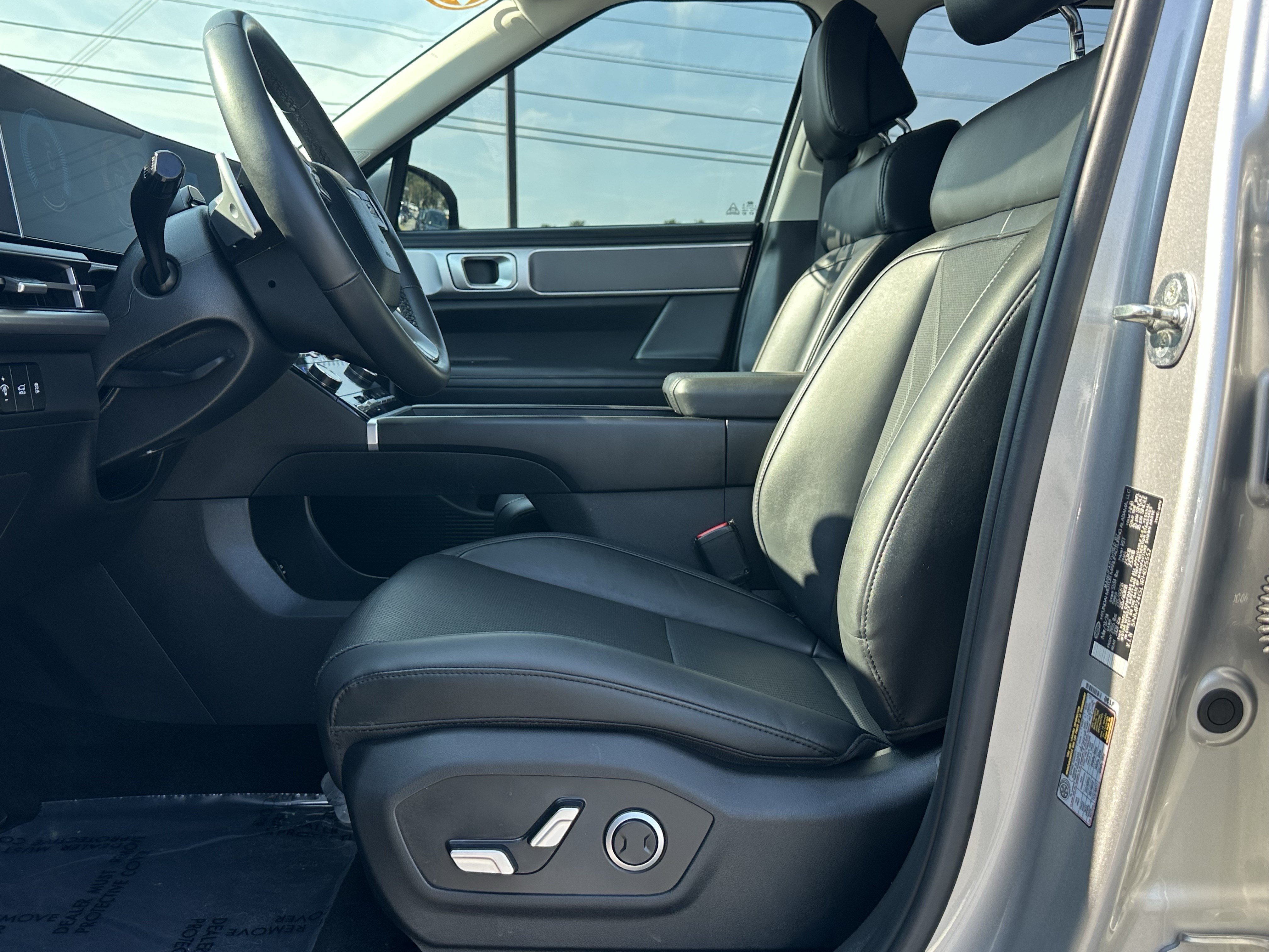 Used 2024 Hyundai Santa Fe SEL FWD image 9