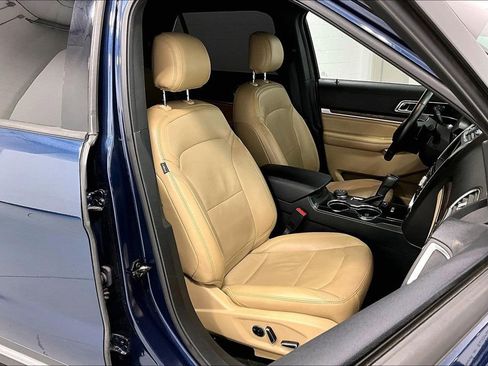 Used 2017 Ford Explorer Limited w/ Equipment Group 301A image 10