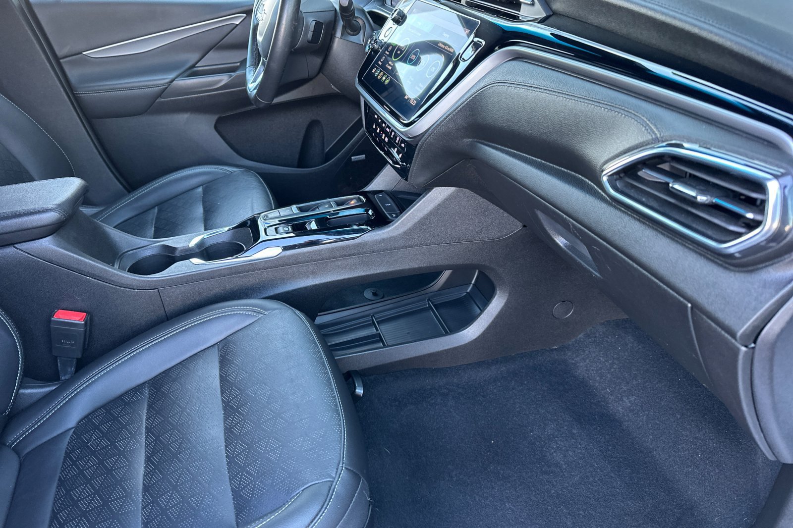Used 2022 Chevrolet Bolt LT FWD image 19