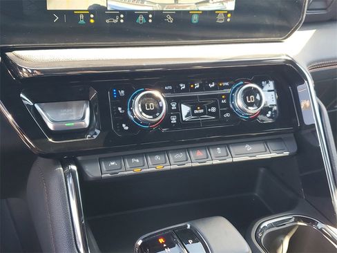 Used 2023 GMC Sierra 1500 AT4 w/ AT4 Premium Package image 29